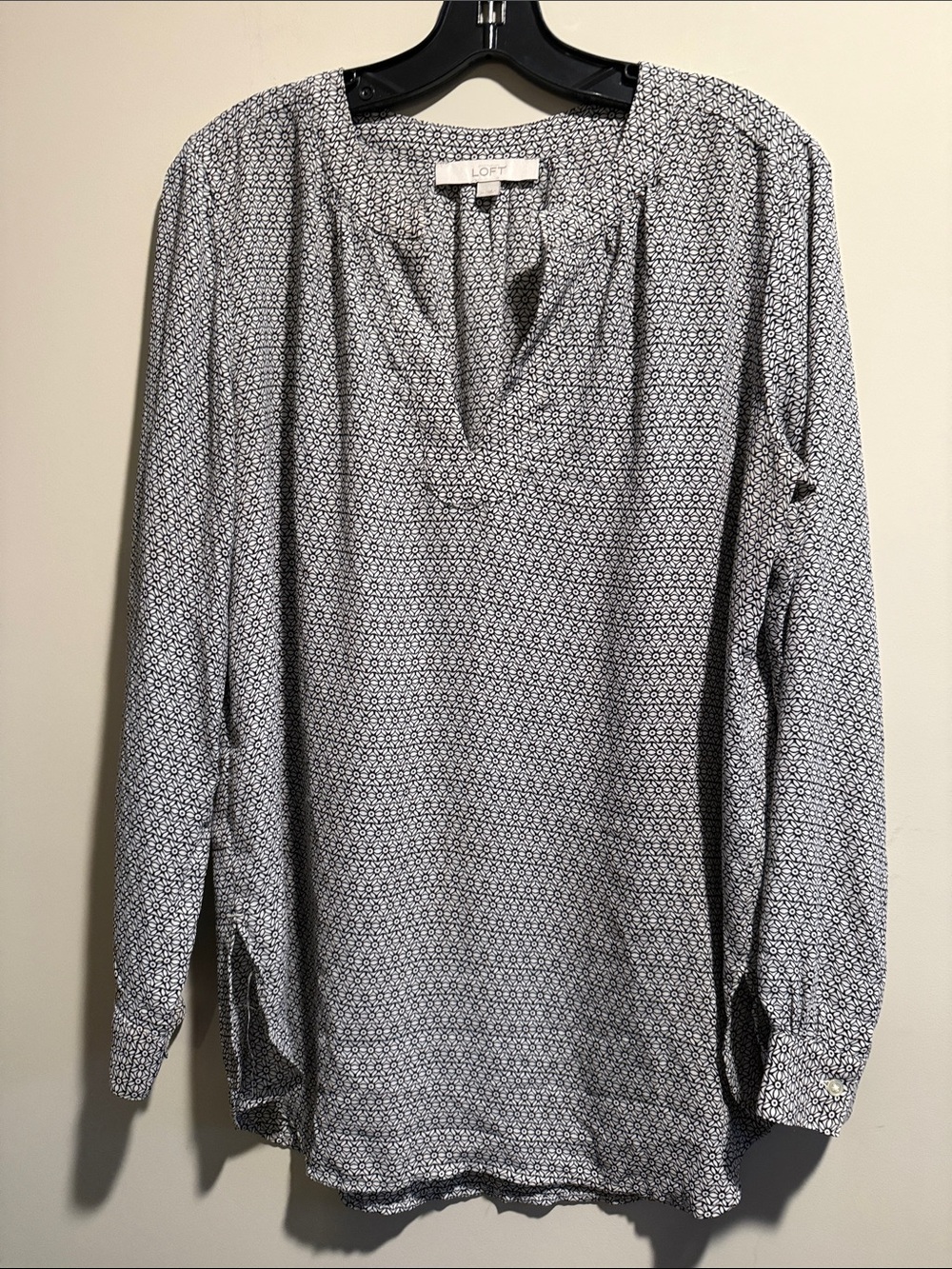 LOFT Black & White Printed Long-Sleeve Tunic Blouse